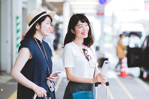 空港・駅・イベントの送迎バス